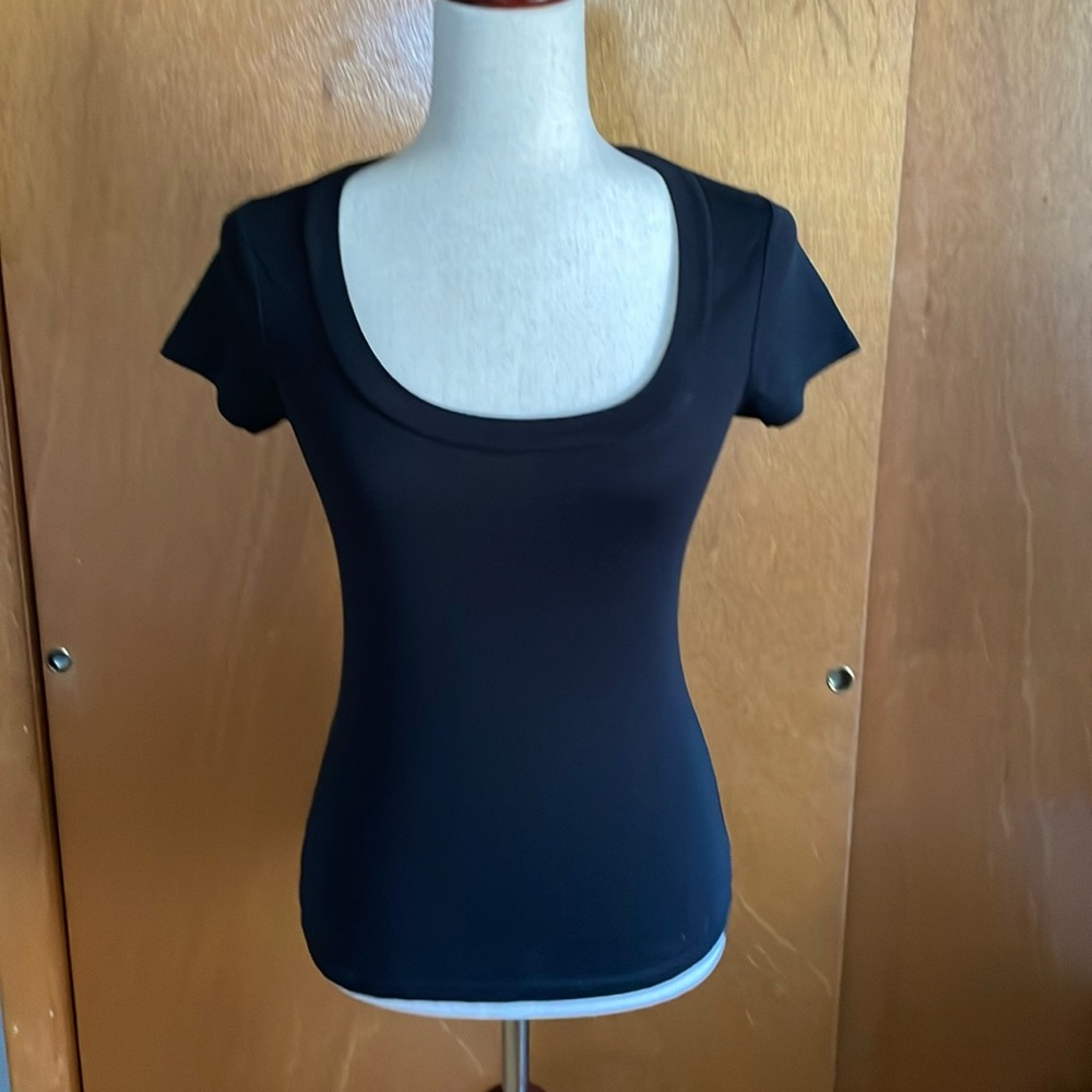 Ann Taylor Loft short sleeves t-shirt, color black , size S. Scoop neckline
